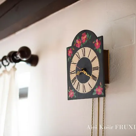 Сasa de vacaciones Pet & Family Friendly House Viktorija - House Near Golica With Triglav View Jesenice