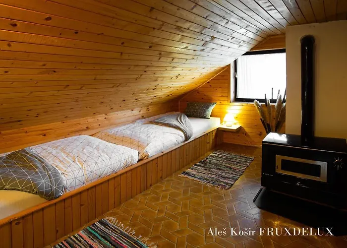 Pet & Family Friendly House Viktorija - House Near Golica With Triglav View בית נופש