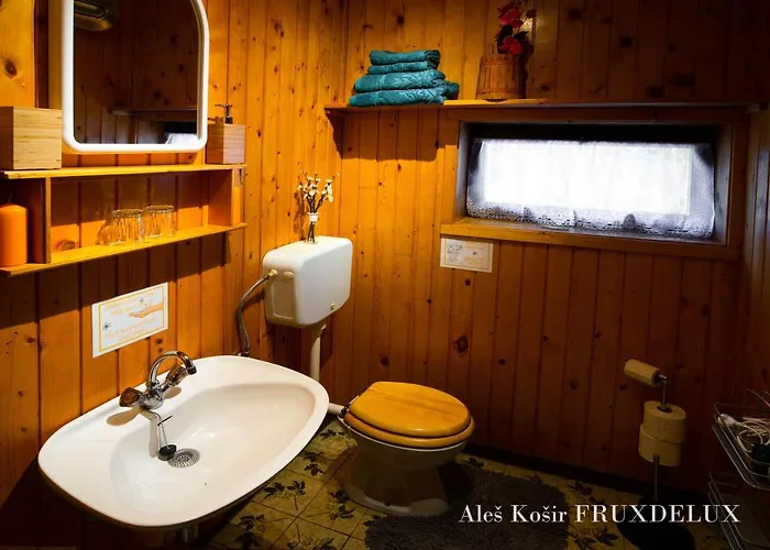 בית נופש Pet & Family Friendly House Viktorija - House Near Golica With Triglav View יסניצה