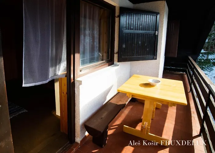 Pet & Family Friendly House Viktorija - House Near Golica With Triglav View בית נופש