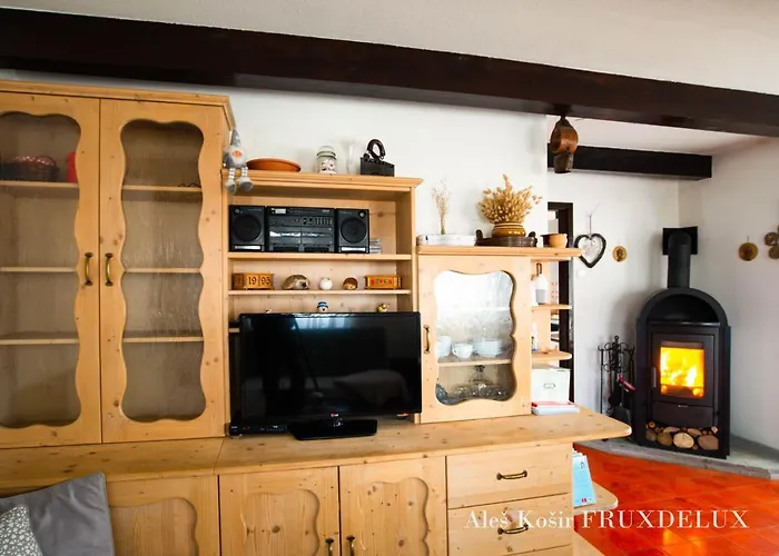 בית נופש Pet & Family Friendly House Viktorija - House Near Golica With Triglav View יסניצה